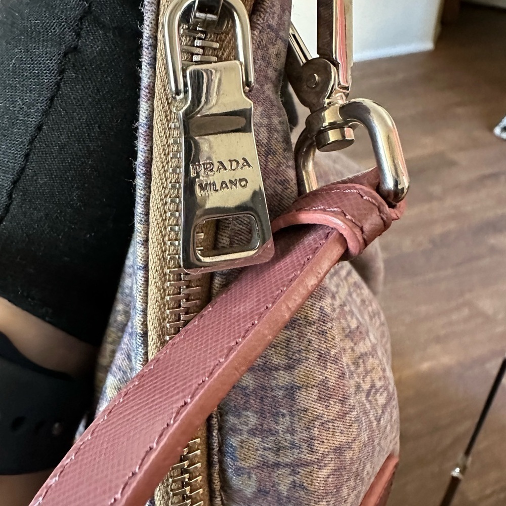 💕PRISTINE AUTHENTIC PRADA LARGE FABRIC/ LEATHER 2 WAY BAG 💕 - Picture 10 of 16